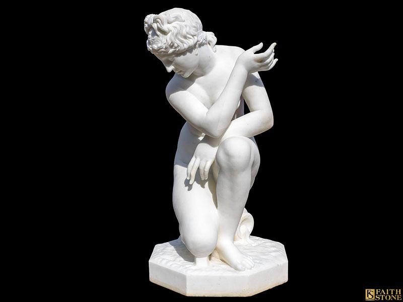 Crouching Venus Statue