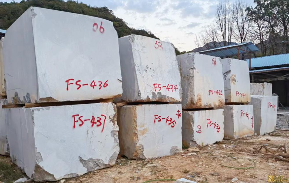 how are marble blocks extractted